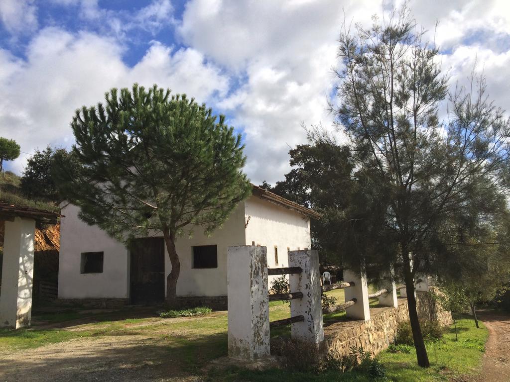 Гостьовий будинок Cortijo El Berrocal Касалья-де-ла-Сьєрра Екстер'єр фото