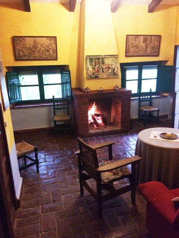 Гостьовий будинок Cortijo El Berrocal Касалья-де-ла-Сьєрра Номер фото